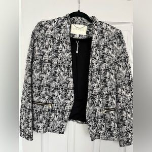 Black and white patterned blazer